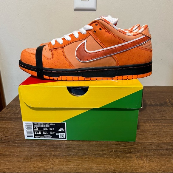 Nike SB Dunk Low Orange Lobster Size 10M FD8776-800 NEW Authentic Regular Box - Picture 4 of 9